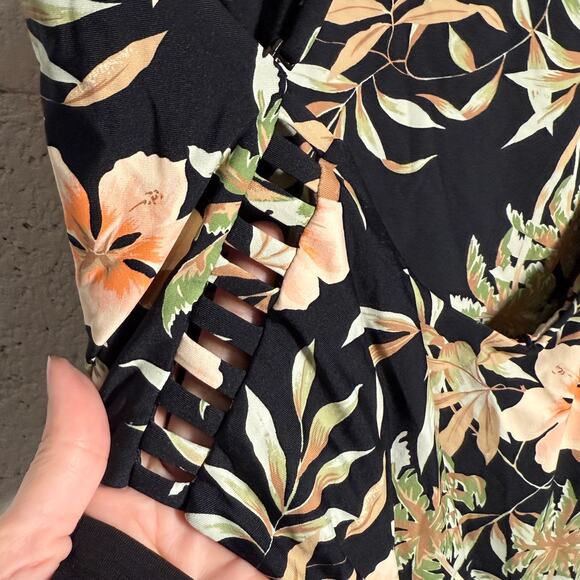 Volcom Juniors' for the Tide V-Neck 1 Piece cut out Swimsuit black medium $120 - Picture 5 of 11